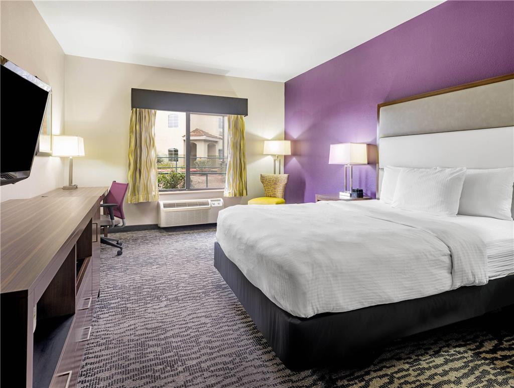 La Quinta Inn & Suites by Wyndham NW Tucson Marana - photo 30