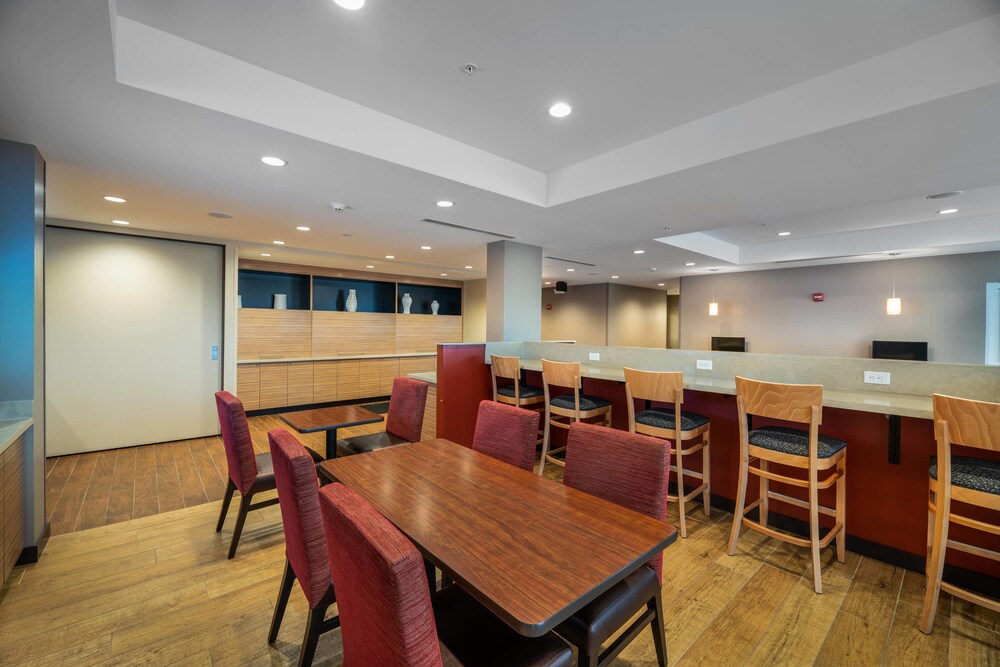 TownePlace Suites by Marriott Milwaukee Oak Creek - photo 34
