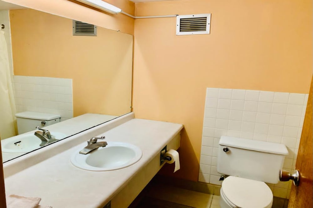 Red Carpet Inn & Suites Lima - photo 38