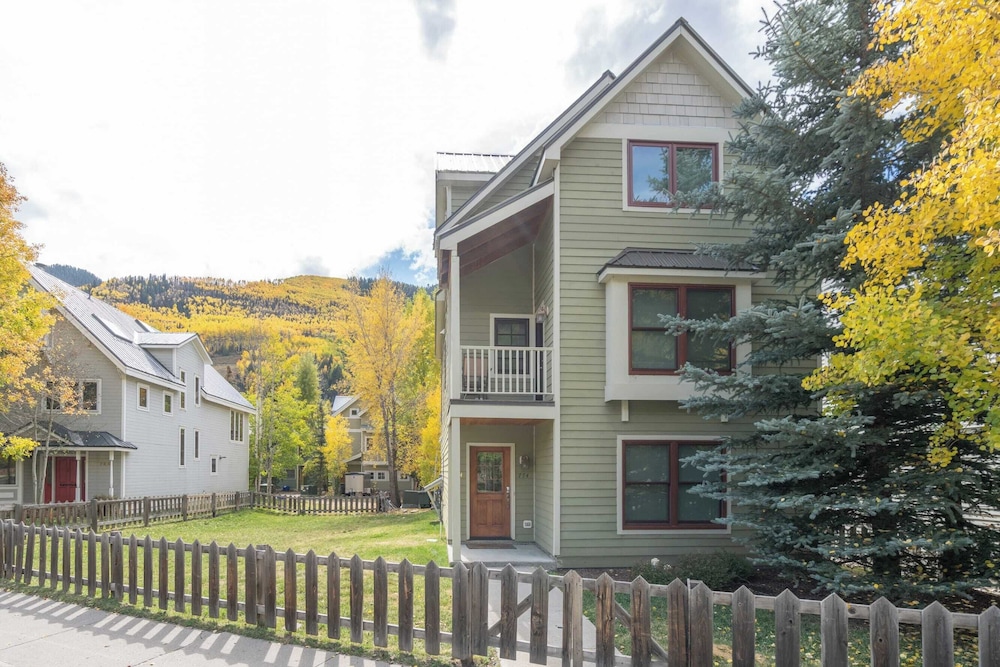Bachman Village 14 by Avantstay Close To Town & The Slopes w Hot Tub Permit#12038 - photo 6