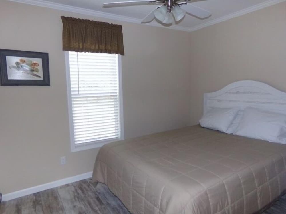 Pleasant Lake RV Resort — hotel in Bradenton