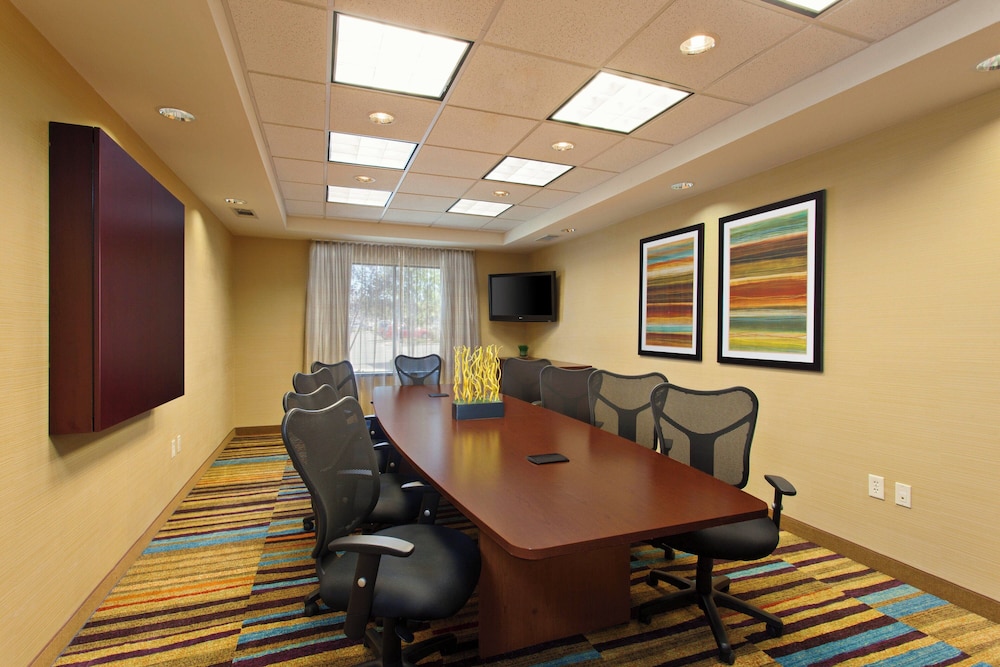 Fairfield Inn & Suites by Marriott El Paso - photo 16