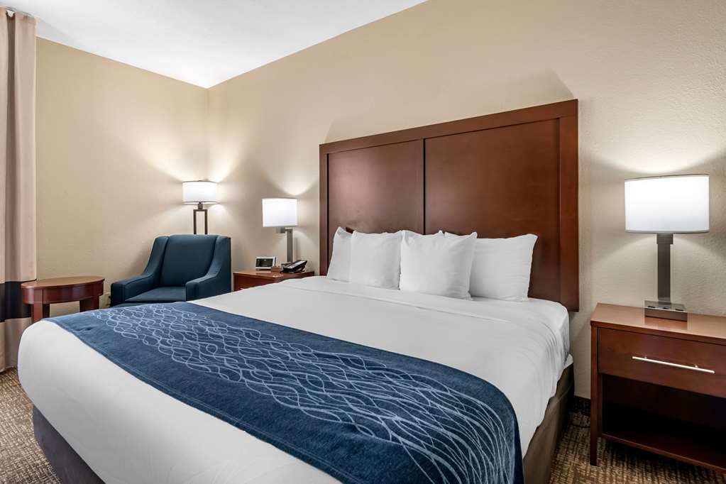 Comfort Inn & Suites Junction City near Fort Riley - photo 9