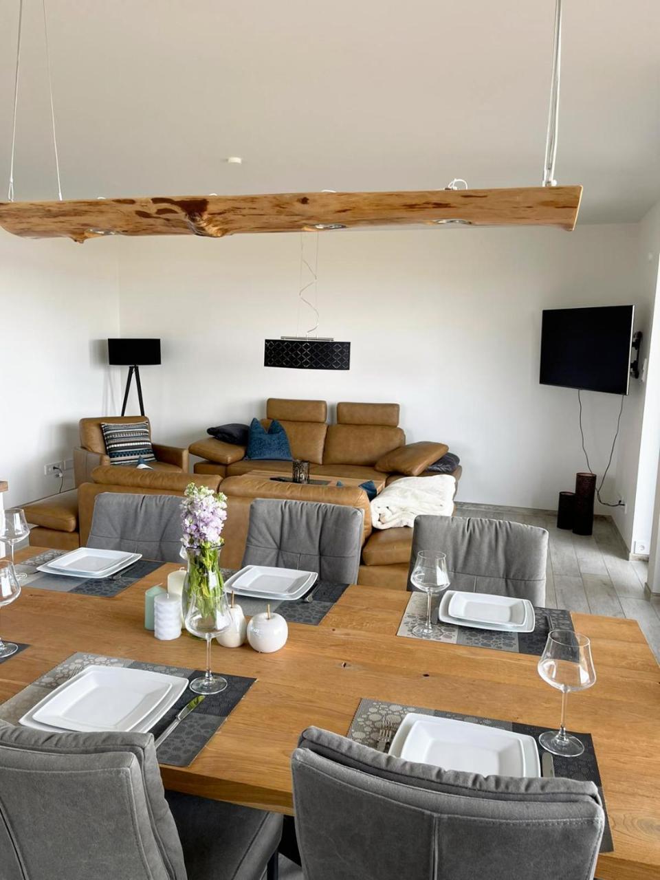 Exklusives Apartment mit Blick auf den See — 4-Star Luxury Hotel in Grossraeschen, Germany