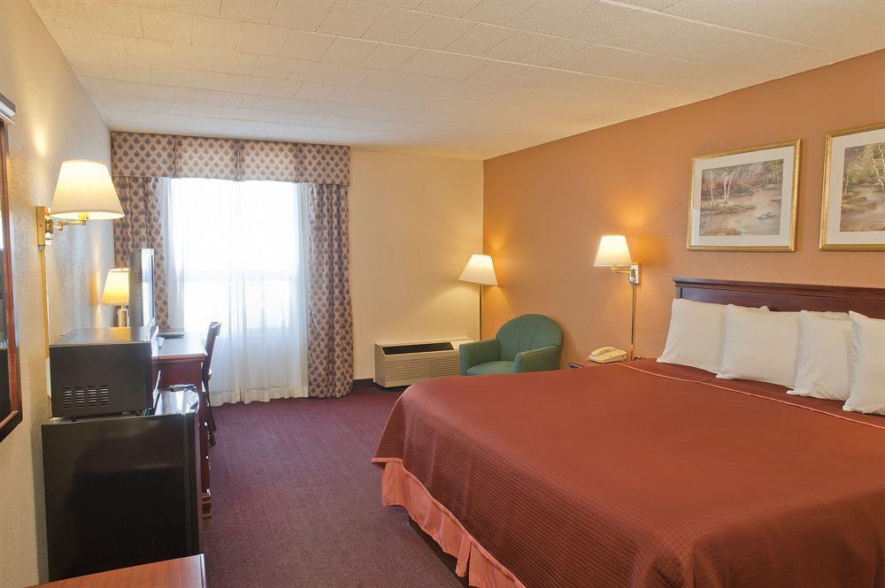 The Crossroads Inn - photo 4