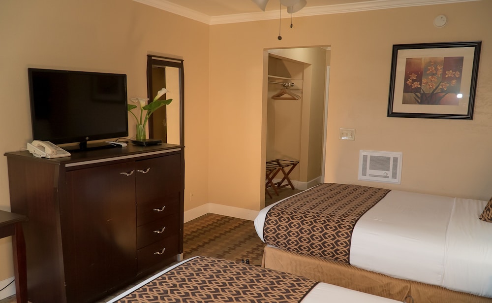 Silver Surf Motel - photo 5