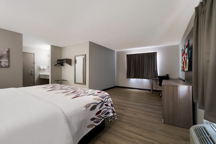 Super 8 by Wyndham Marston - photo 5