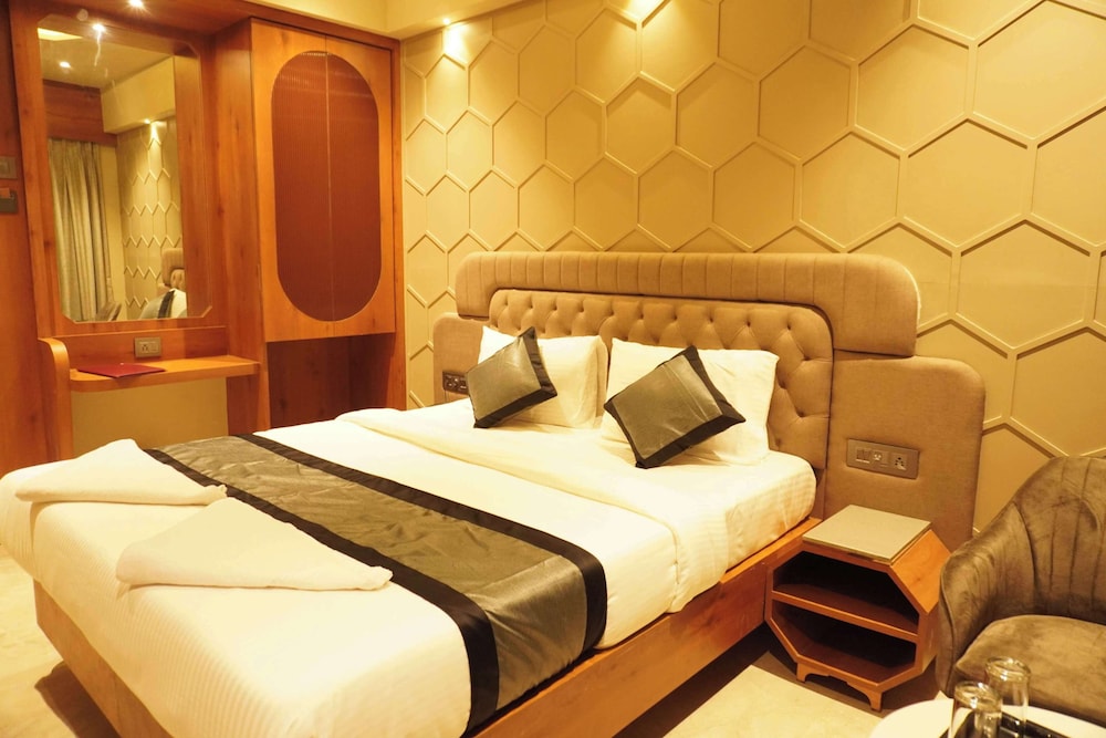 Hotel Regalia Suites