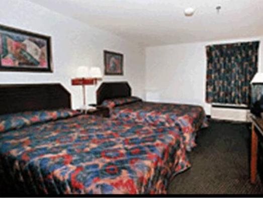 Country Host Inn Franklin in Franklin, United States