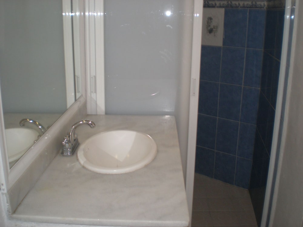 Bathroom sink