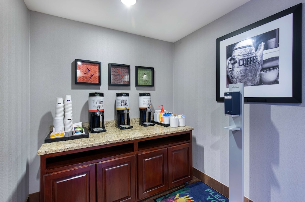 Hampton Inn Corbin KY - photo 30