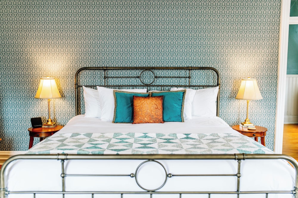 White House Hotel - photo 6