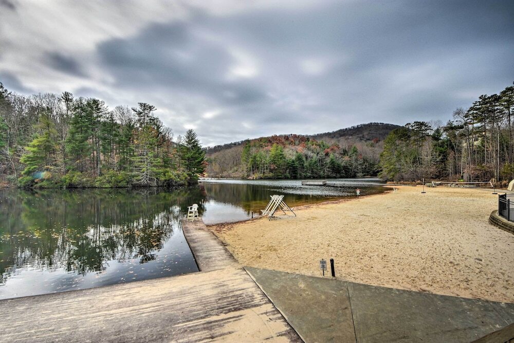 Big Canoe Mountain Resort Cabin w Pool Access - photo 18