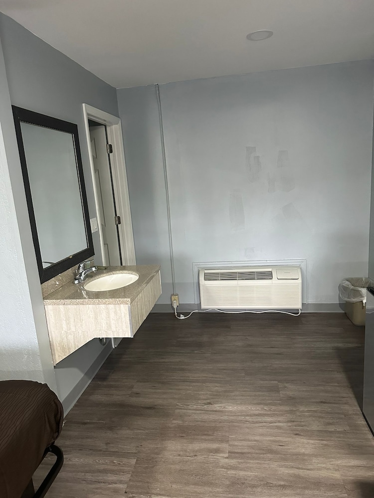 Americas Best Value Inn Albany East Greenbush - photo 5