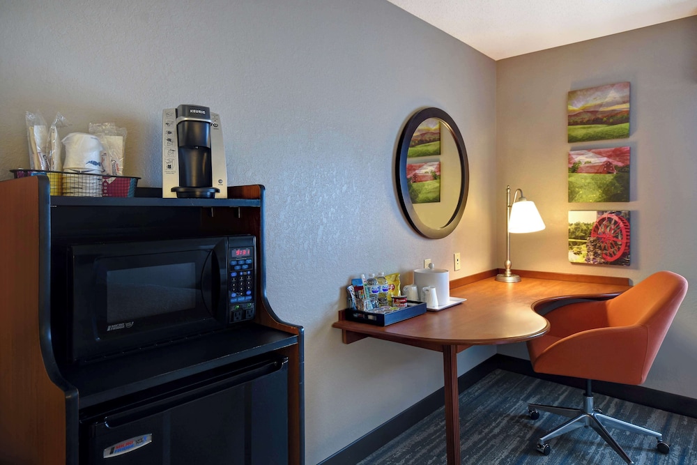 Hampton Inn Rutland - photo 22