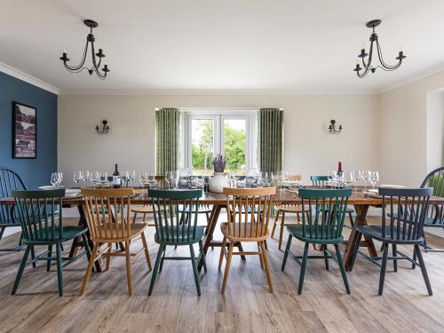 Banbury Hill Farmhouse — 4-Star Luxury Hotel in Charlbury, United Kingdom