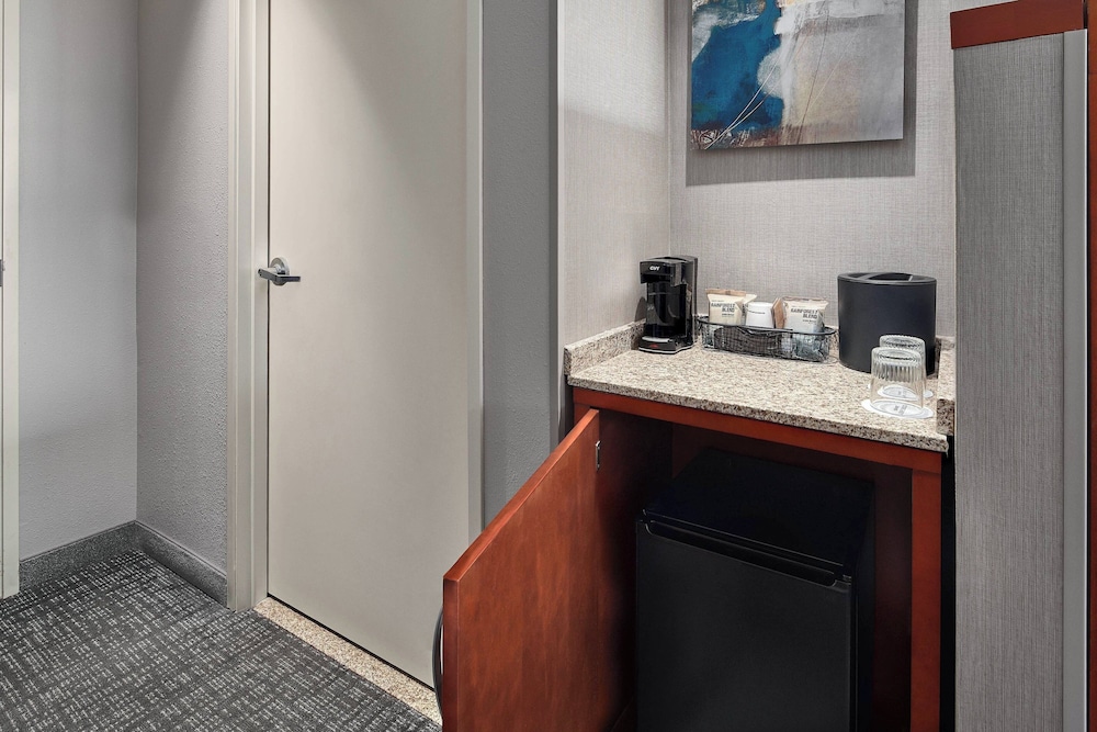 Courtyard by Marriott Shreveport Bossier Louisiana Boardwalk - photo 11