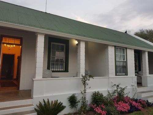 Uniondale Manor Guesthouse — 4-Star Luxury Hotel in George, South Africa