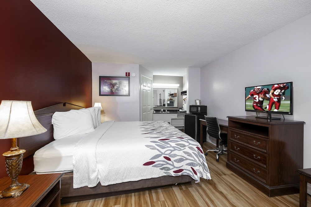 Red Roof Inn & Suites Wilson - photo 21