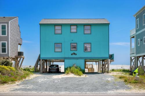 A Pirate's Paradise by Oak Island Accommodations - featured photo