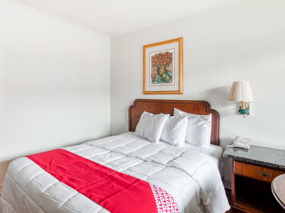 OYO Hotel San Antonio East - photo 12