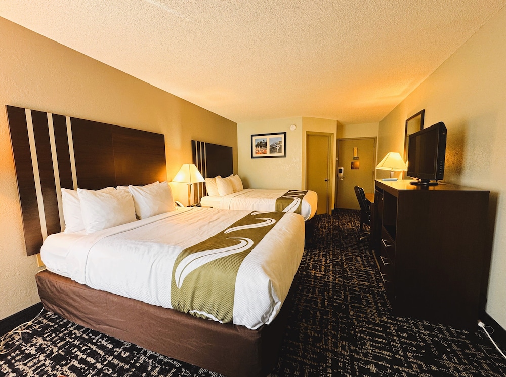 Quality Inn Cleveland North - photo 20