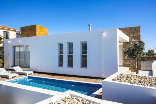 Paradise Cove Luxurious Beach Villas Marine 1 Bedroom Villa Paphos