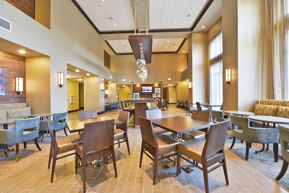 Hampton Inn & Suites Greensboro Coliseum Area - photo 71