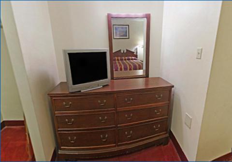 Rumford Motor Inn - photo 17