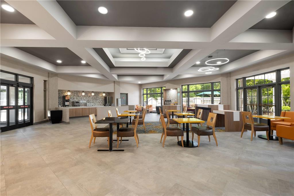 La Quinta Inn & Suites by Wyndham Raleigh Cary - photo 6