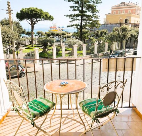 Casa vacanza Donna Rosalia — 4-Star Luxury Hotel in Gaeta, Italy