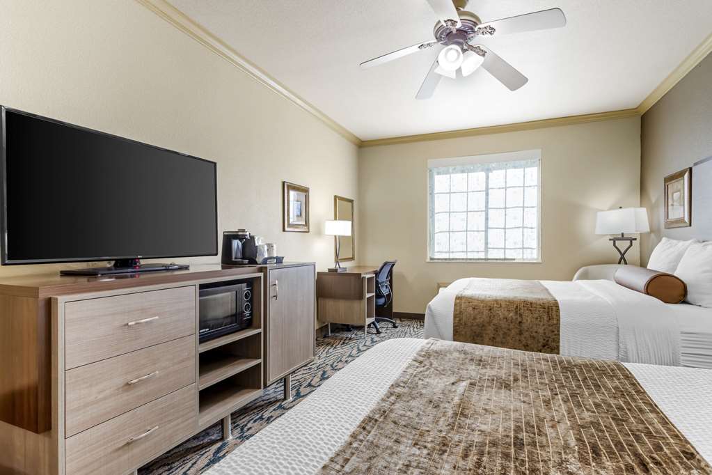 Best Western Plus Crown Colony Inn & Suites - photo 20