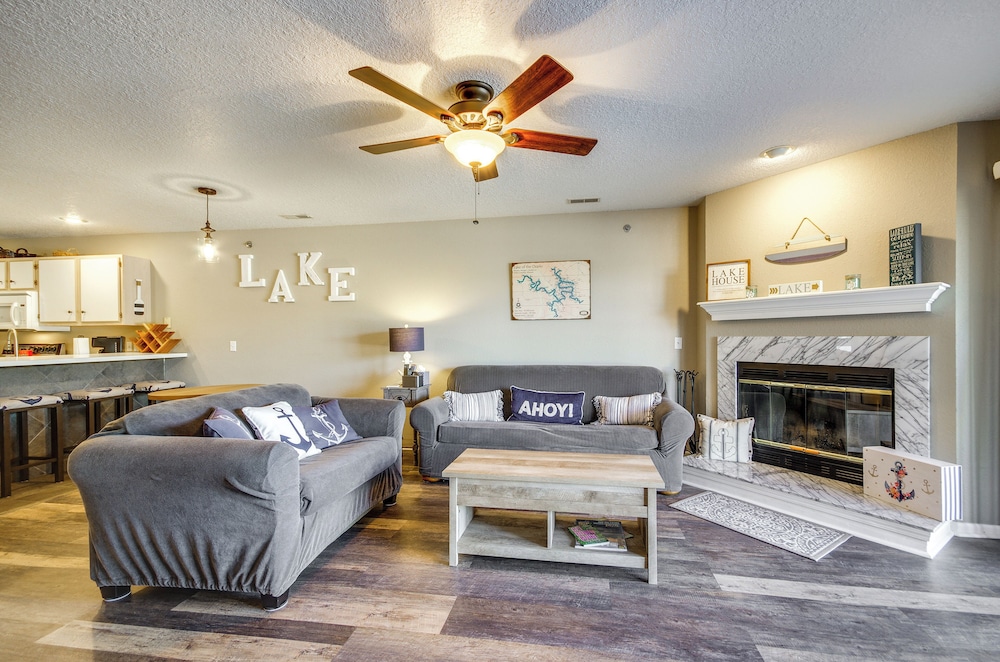 Osage Beach Vacation Rental w Main Channel Views — 4-Star Luxury Hotel in Osage Beach, United States