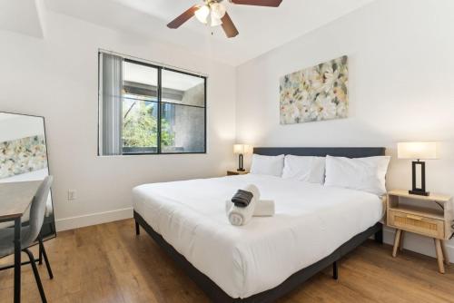CozySuites Glendale Westgate with pool 12 — 4-Star Luxury Hotel in Glendale, United States