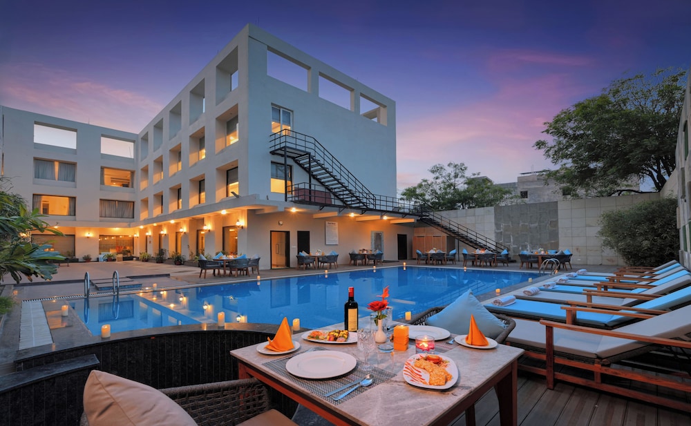 The Retreat — 4-Star Luxury Hotel in Agra, India