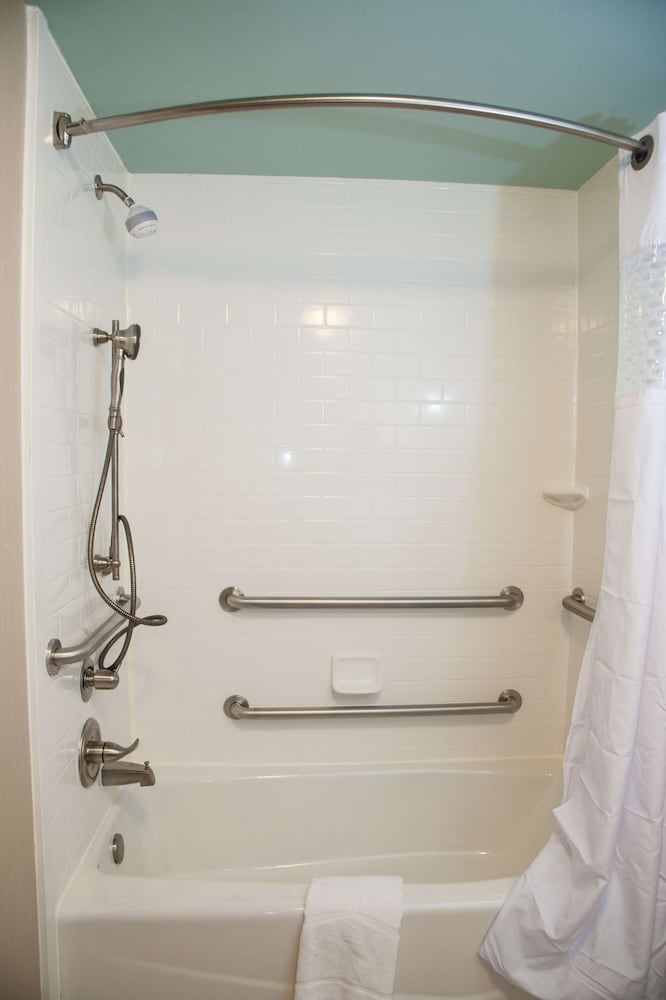 Hampton Inn & Suites Gulfport I 10 - photo 48