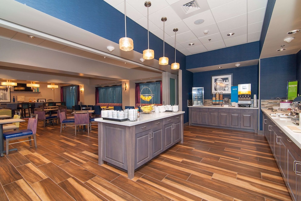 Hampton Inn Norwich - photo 60