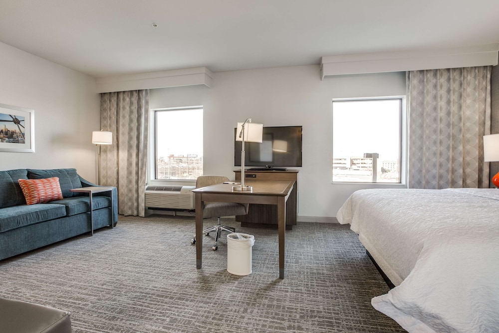 Hampton Inn & Suites North Dallas Central Expy - photo 7
