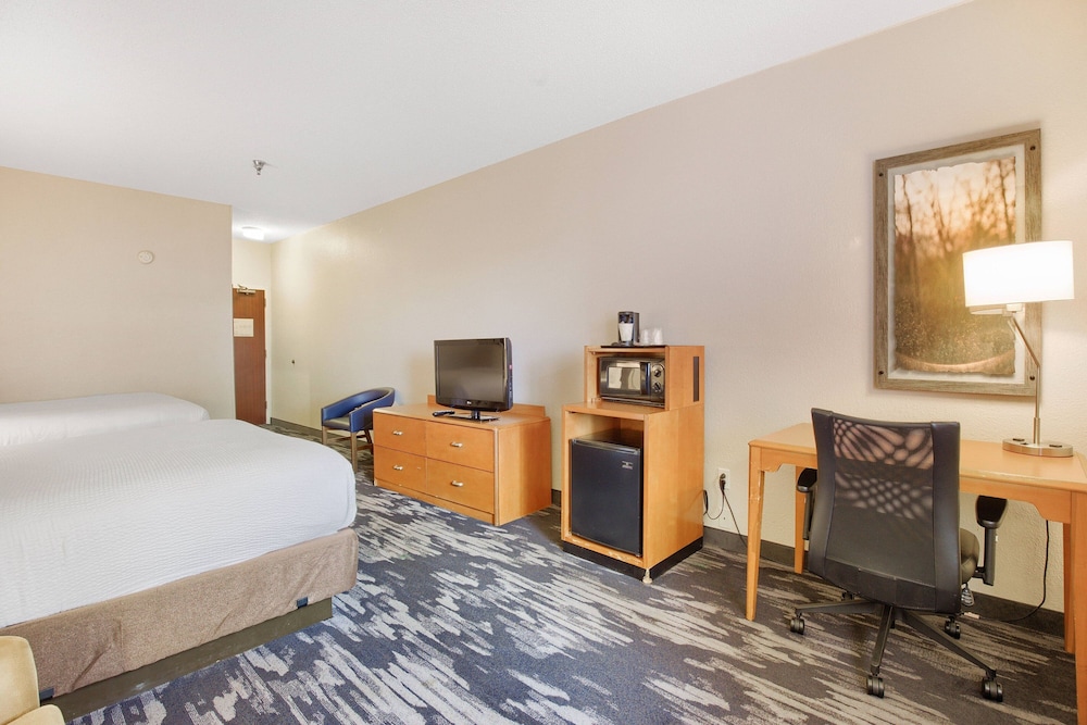 Fairfield Inn & Suites by Marriott Mobile - photo 11