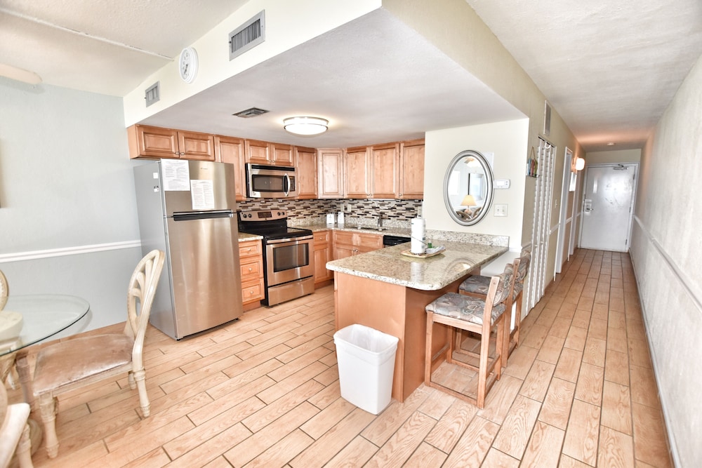 0404 Waters Edge Resort 1 Bedroom Condo by RedAwning - photo 7