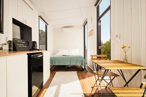 Gem on the Hill by Tiny Away — hotel in Romsey