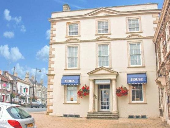 The Moda House — 4-Star Luxury Hotel in Chipping Sodbury, United Kingdom