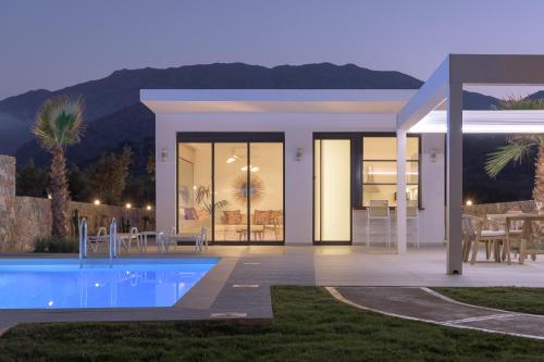 Pelagias Villa Lefka with Heated Pool — 4-Star Luxury Hotel in Georgioupolis, Greece