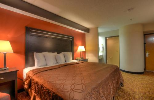 Smoky Mountain Inn & Suites - photo 30