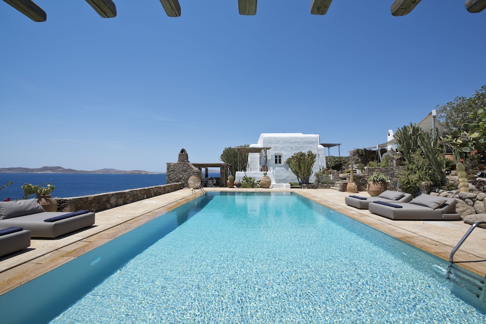 Villa St Johns Retreat — 4-Star Luxury Hotel in Mykonos, Greece