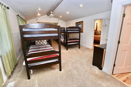 Spring Mountain Manor by Casago McCall Donerightmanagement - photo 30