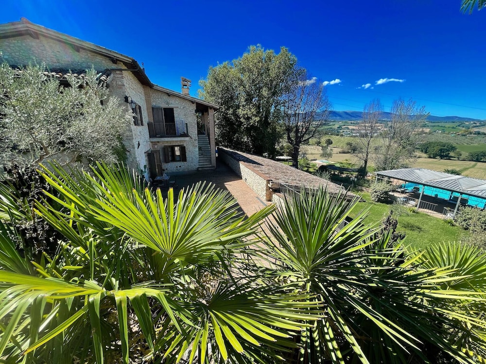 Spoleto Poolside Sleeps 24 in Spoleto, Italy