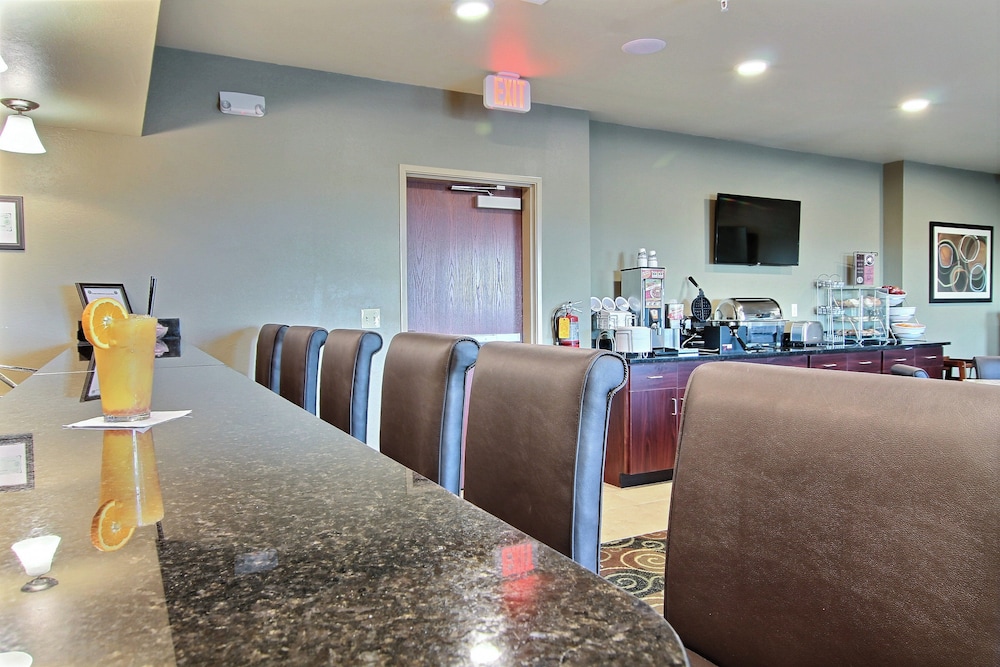 Cobblestone Hotel & Suites Beulah - photo 32