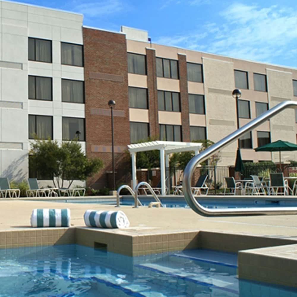 DoubleTree by Hilton Hotel Rocky Mount - photo 28