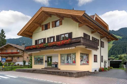 Marias Alpen Apartment by Alpine Host Helpers — 4-Star Luxury Hotel in Brixen Im Thale, Austria